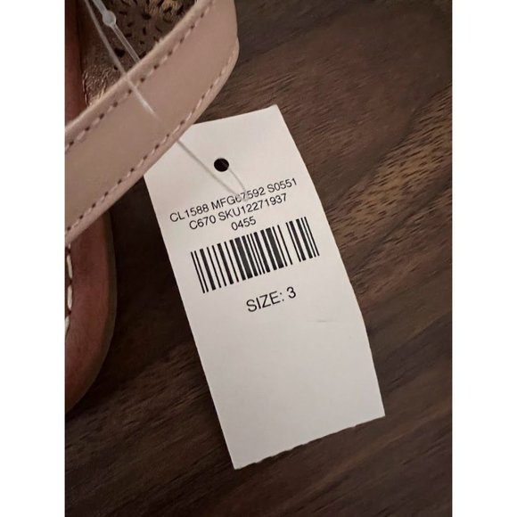 NWT Justice Girls' T-Strap Sandals - Picture 6 of 6